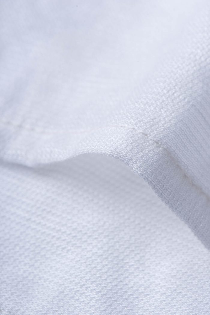White shirt with ruffle at collar - 图片 4